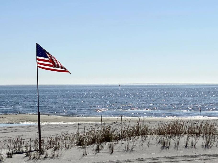 White Sand Getaway Steps From Beach Gulfport Exterior photo